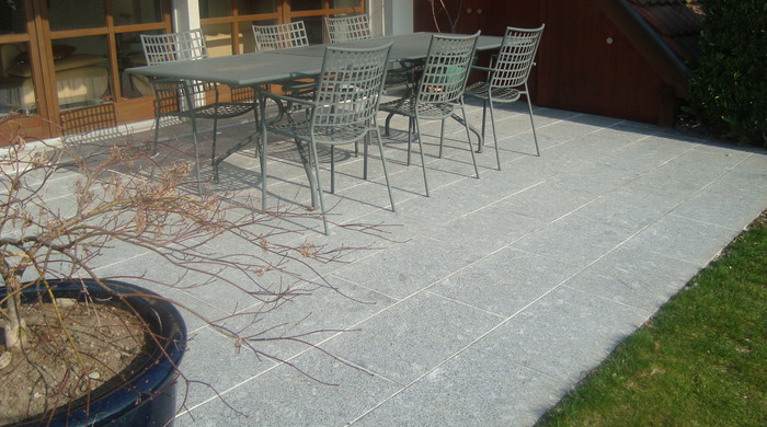 Granitplatten-Sitzplatz_002.JPG
